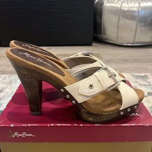 Ladies 8M “white” (off-white to me) riveted heel sandals. New in original box.